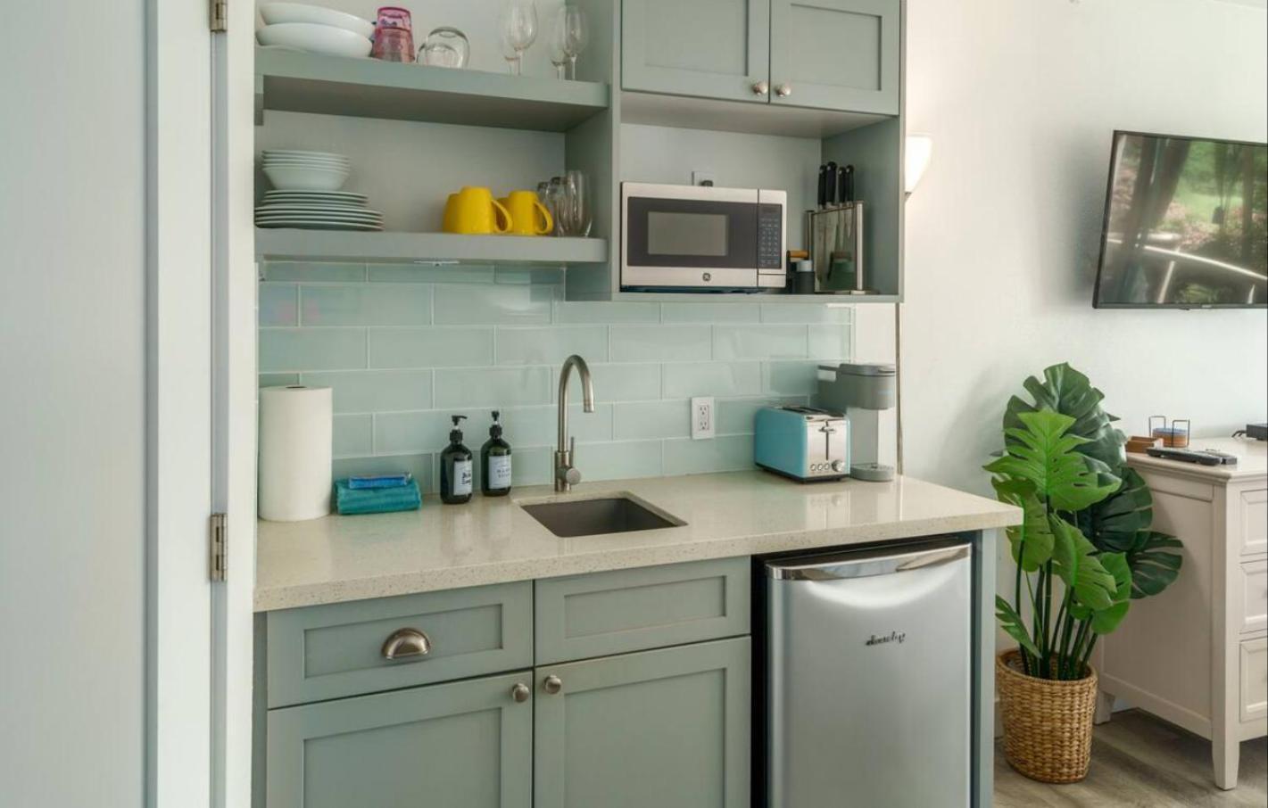 Central Kihei Gem! 3-Min Walk To The Beach & Shops Wailea  Bilik gambar
